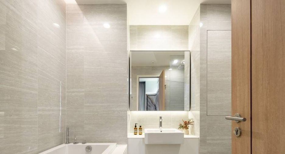 For rent 2 bedrooms condo in Sathon, Bangkok