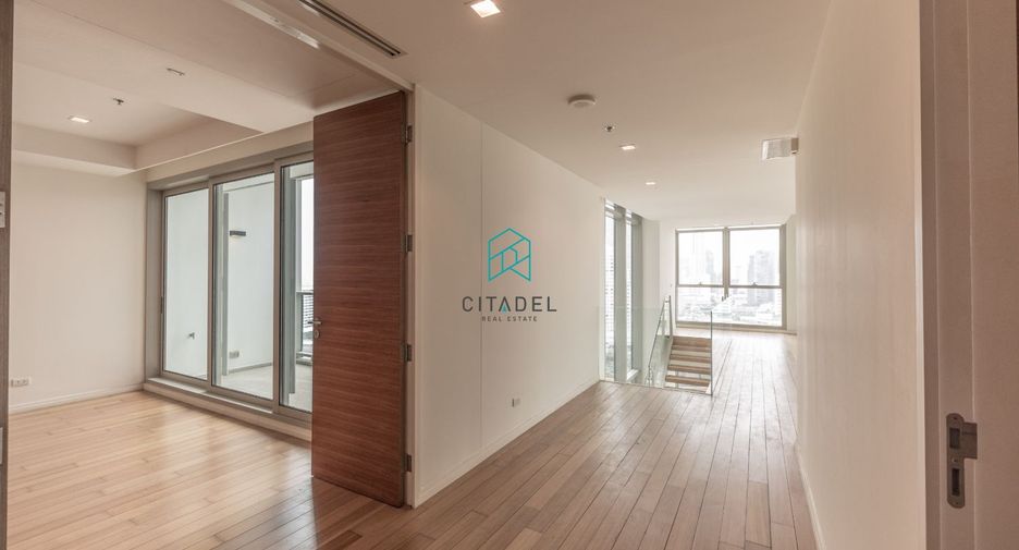 For sale 4 bedrooms condo in Sathon, Bangkok