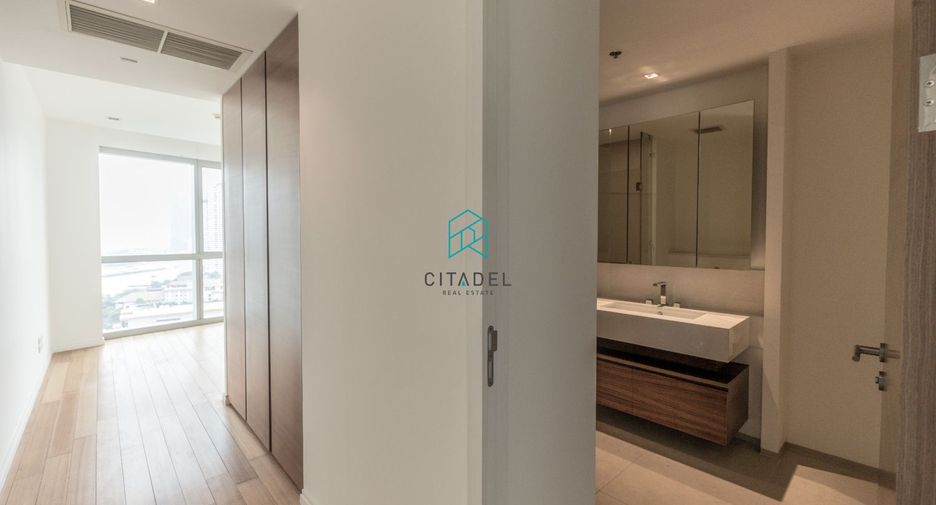 For sale 4 bedrooms condo in Sathon, Bangkok