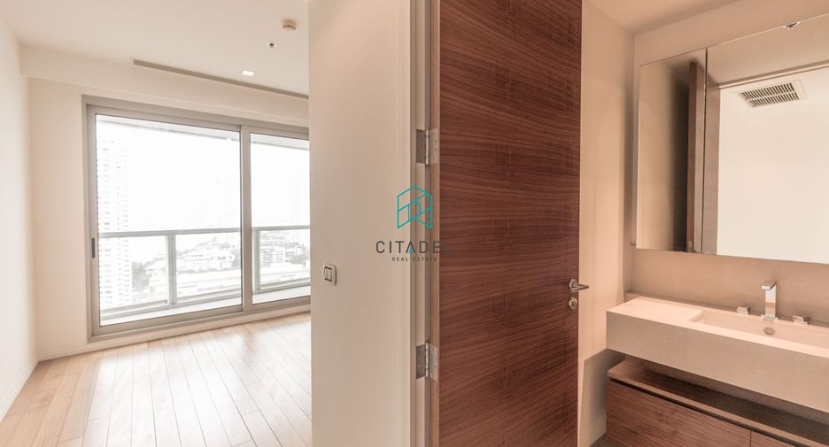 For sale 4 bedrooms condo in Sathon, Bangkok