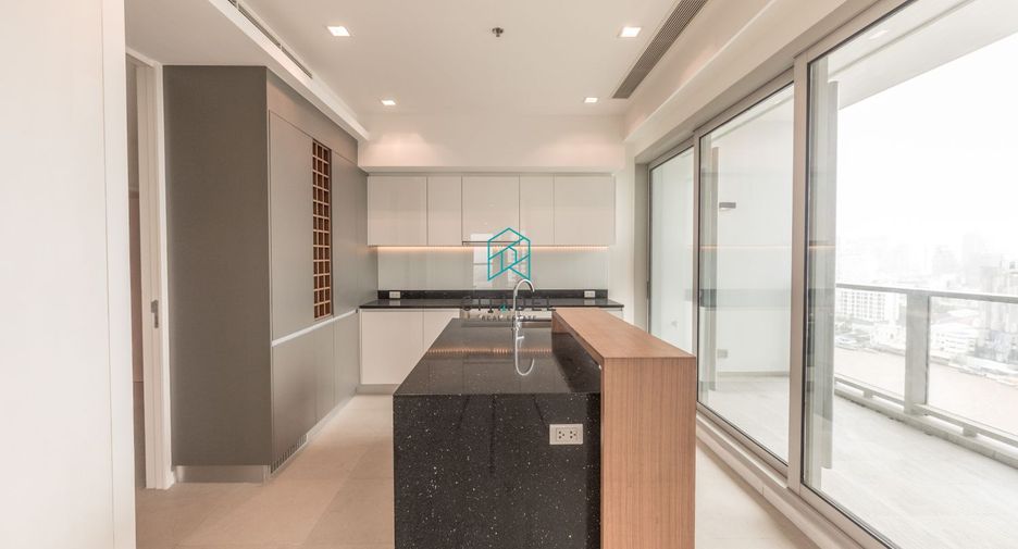 For sale 4 bedrooms condo in Sathon, Bangkok