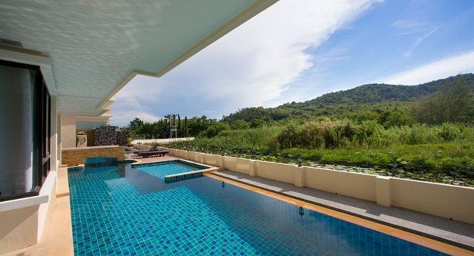 For sale 2 bedrooms condo in Mueang Phuket, Phuket