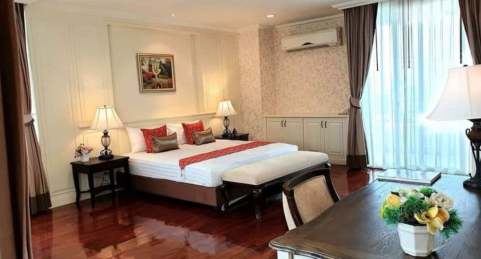 À louer 4 chambres condo à Watthana, Bangkok