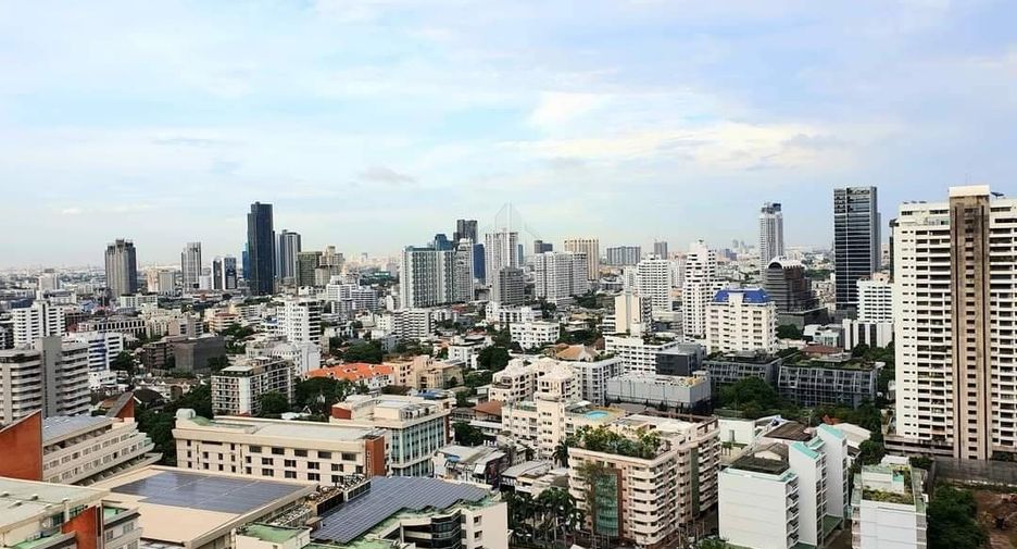 À louer 4 chambres condo à Watthana, Bangkok