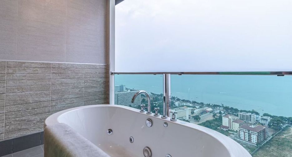 For sale 3 bedrooms condo in Bang Lamung, Chonburi