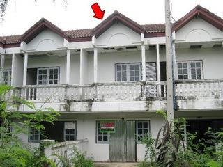 Casa adosada en venta de 2 habitaciones en Tha Yang, Phetchaburi