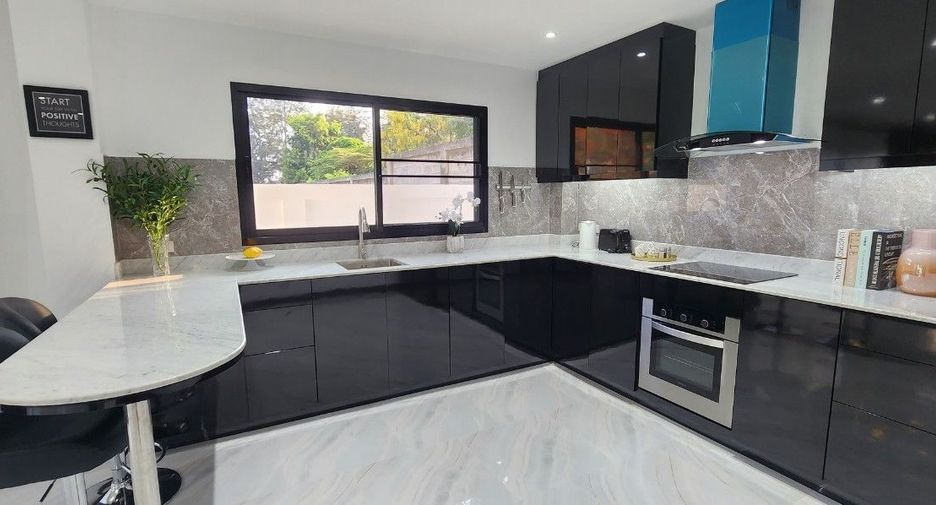 For sale 3 bedrooms house in Mueang Rayong, Rayong