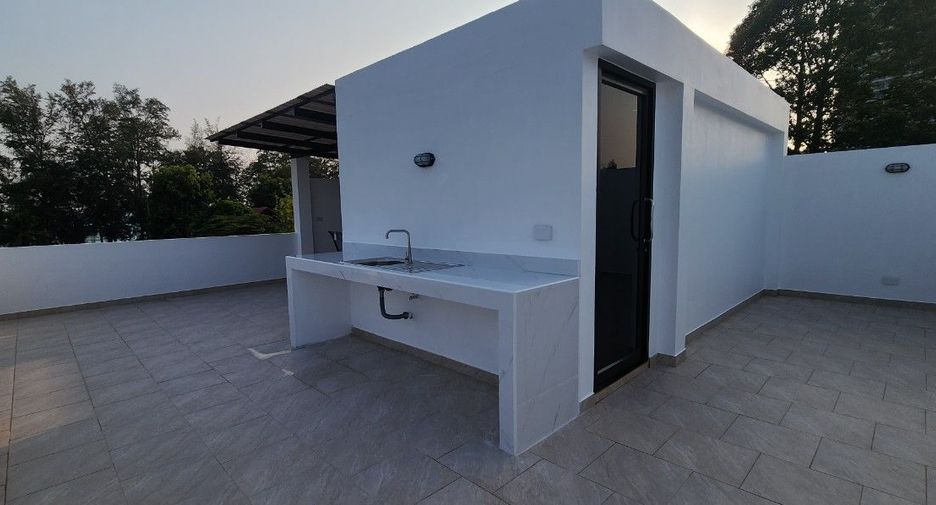 For sale 3 bedrooms house in Mueang Rayong, Rayong