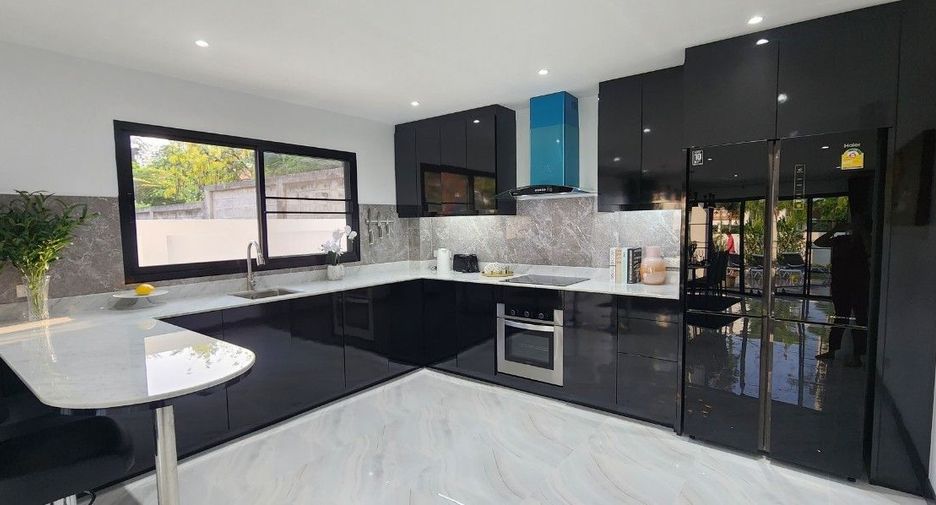 For sale 3 bedrooms house in Mueang Rayong, Rayong