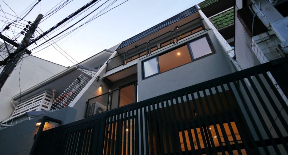 ให้เช่า 3 ห้องนอน บ้านเดี่ยว ใน วัฒนา, กรุงเทพฯ