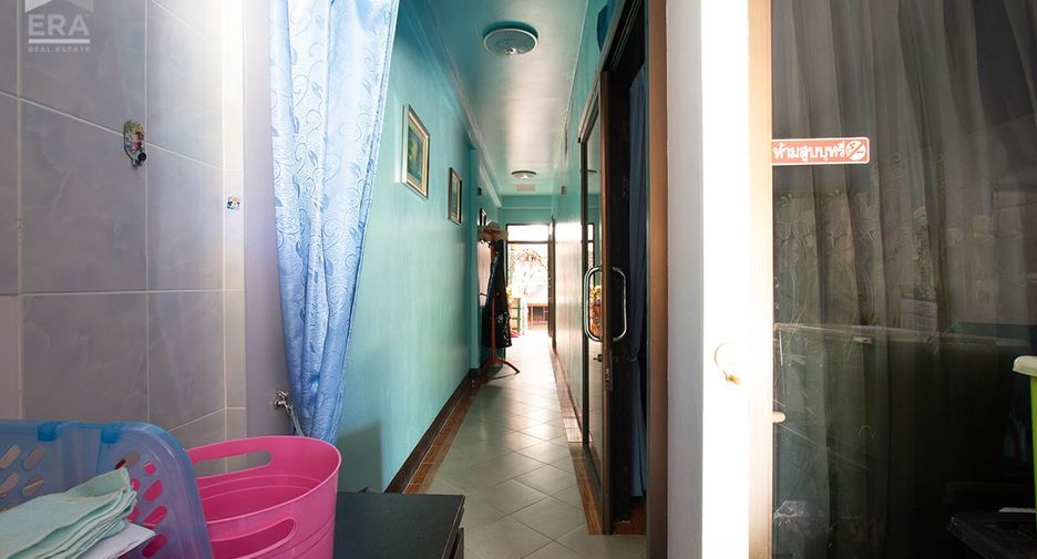 For sale 2 bed townhouse in Klaeng, Rayong