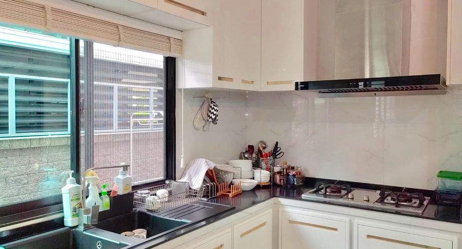 For sale 4 bedrooms house in Pak Kret, Nonthaburi