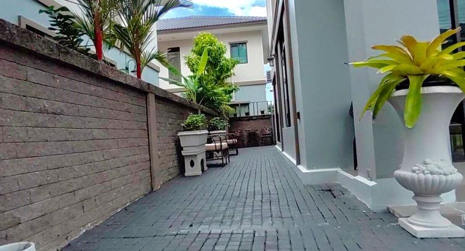 For sale 4 bedrooms house in Pak Kret, Nonthaburi