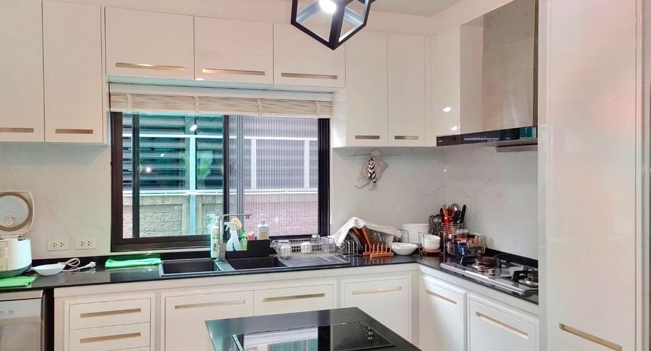 For sale 4 bedrooms house in Pak Kret, Nonthaburi