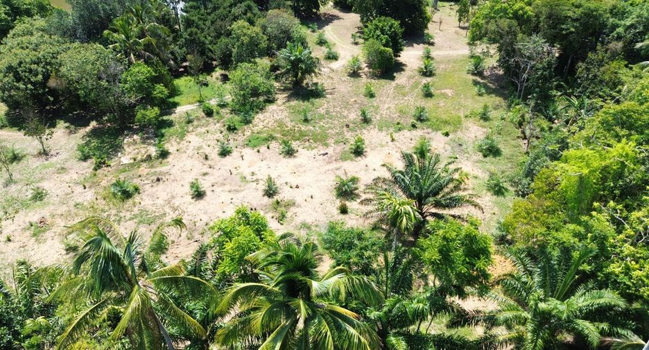 Terreno en venta en Takua Pa, Phang Nga
