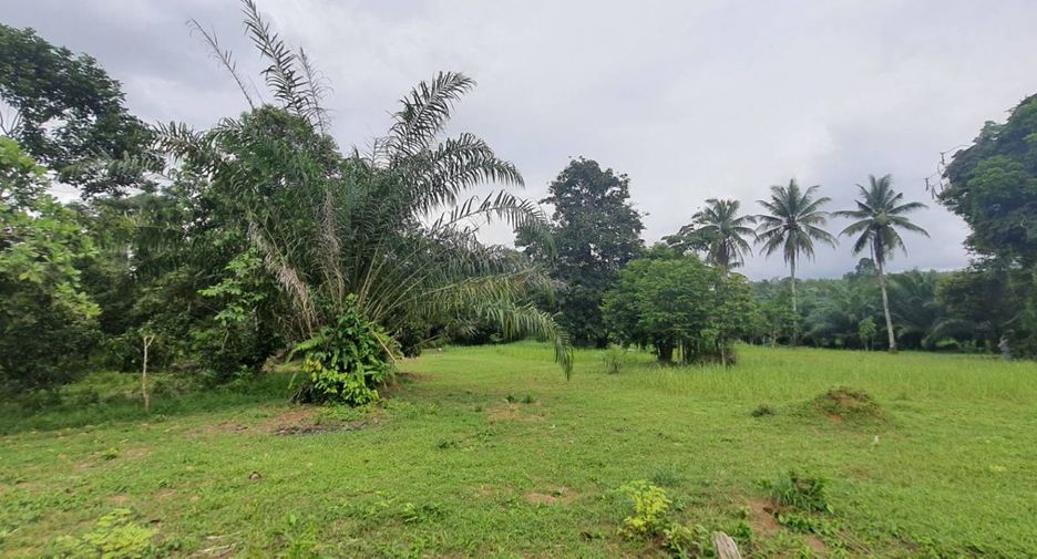 Terreno en venta en Takua Pa, Phang Nga