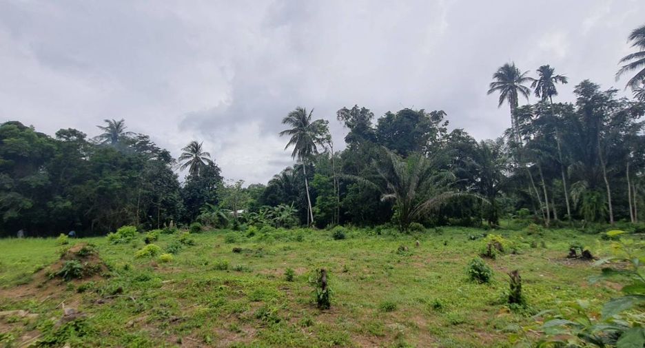 Terreno en venta en Takua Pa, Phang Nga
