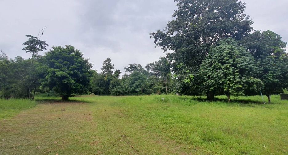 Terreno en venta en Takua Pa, Phang Nga