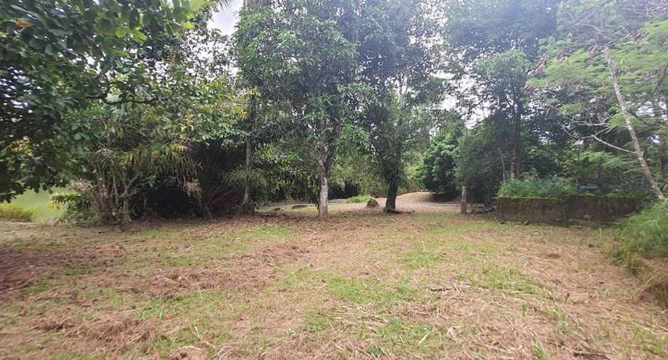 Terreno en venta en Takua Pa, Phang Nga