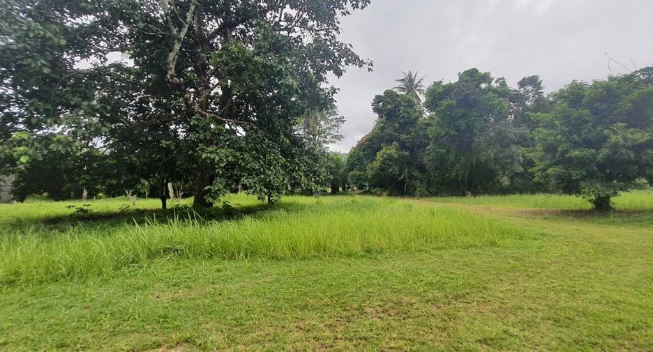 Terreno en venta en Takua Pa, Phang Nga
