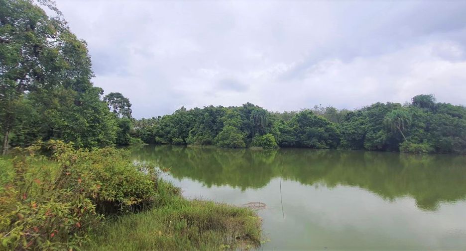 Terreno en venta en Takua Pa, Phang Nga