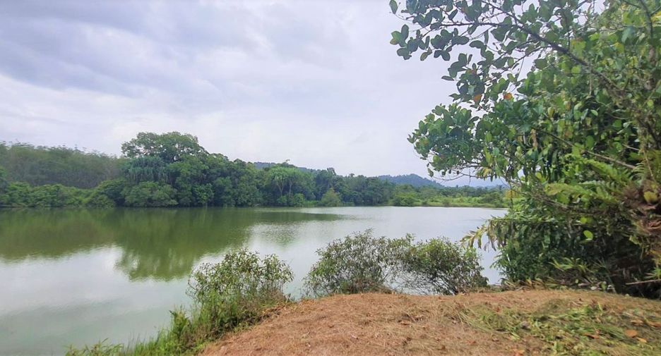 Terreno en venta en Takua Pa, Phang Nga