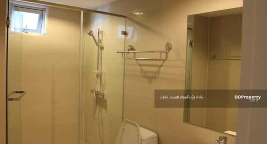 For sale 2 bedrooms condo in Huai Khwang, Bangkok