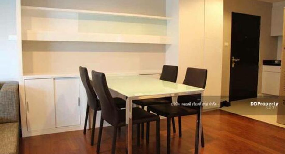 For sale 2 bedrooms condo in Huai Khwang, Bangkok