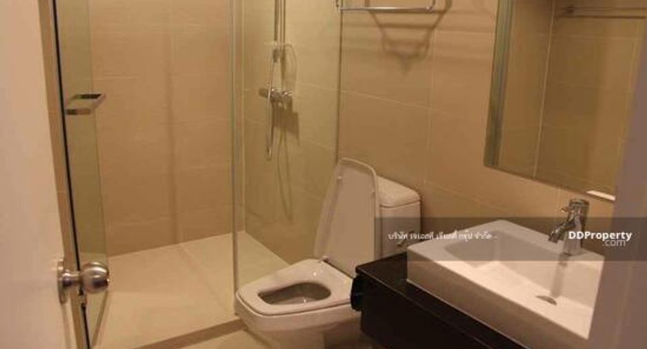 For sale 2 bedrooms condo in Huai Khwang, Bangkok