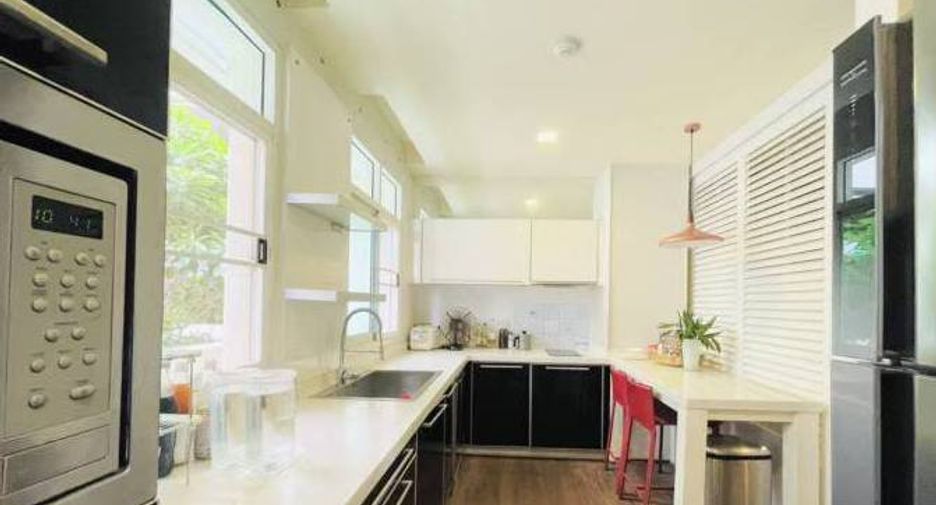 Condo en alquiler y en venta de 3 habitaciones en Sathon, Bangkok