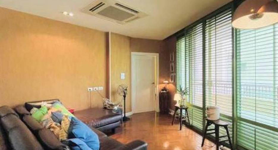Condo en alquiler y en venta de 3 habitaciones en Sathon, Bangkok