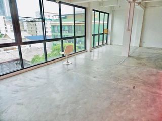 For rent and for sale office in Huai Khwang, Bangkok