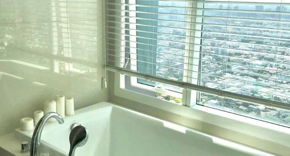 For rent 3 bedrooms condo in Bang Kho Laem, Bangkok