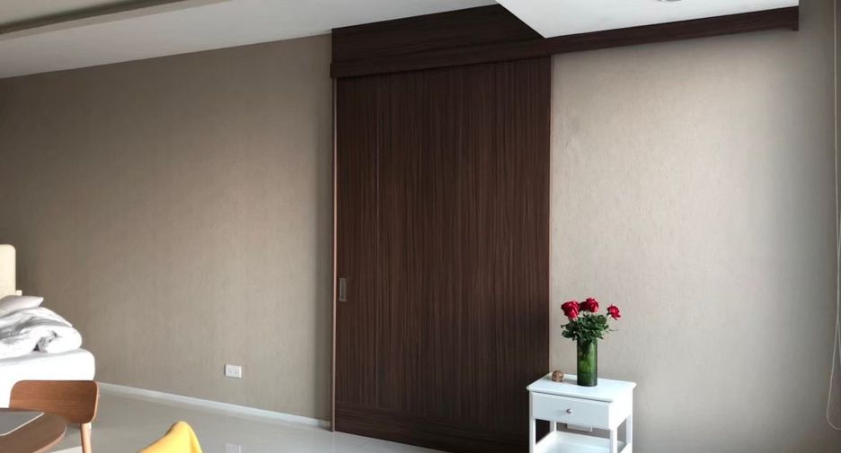 For rent 3 bedrooms condo in Bang Kho Laem, Bangkok