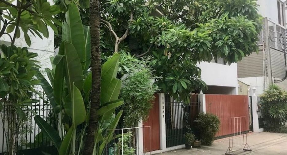 Casa en alquiler de 3 habitaciones en Yan Nawa, Bangkok