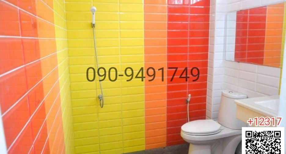 For rent 4 bedrooms townhouse in Mueang Nonthaburi, Nonthaburi