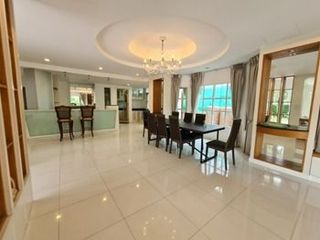For rent 4 bed apartment in Mueang Samut Prakan, Samut Prakan