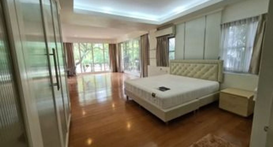 For rent 4 bedrooms condo in Mueang Samut Prakan, Samut Prakan