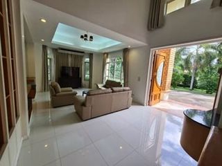 For rent 4 bed apartment in Mueang Samut Prakan, Samut Prakan