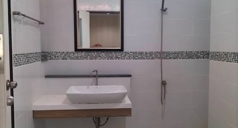 For sale 3 bedrooms house in Mueang Samut Sakhon, Samut Sakhon