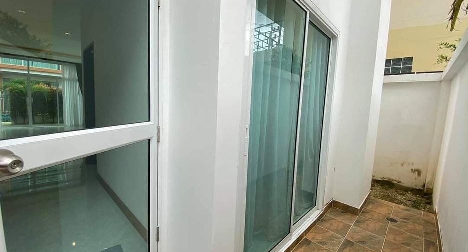 Casa adosada en venta de 3 habitaciones en Kathu, Phuket