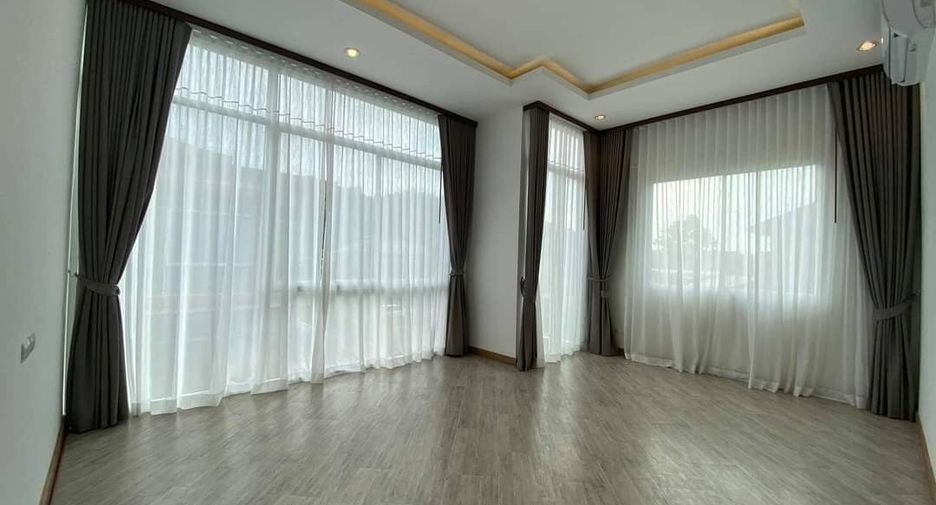 Casa adosada en venta de 3 habitaciones en Kathu, Phuket