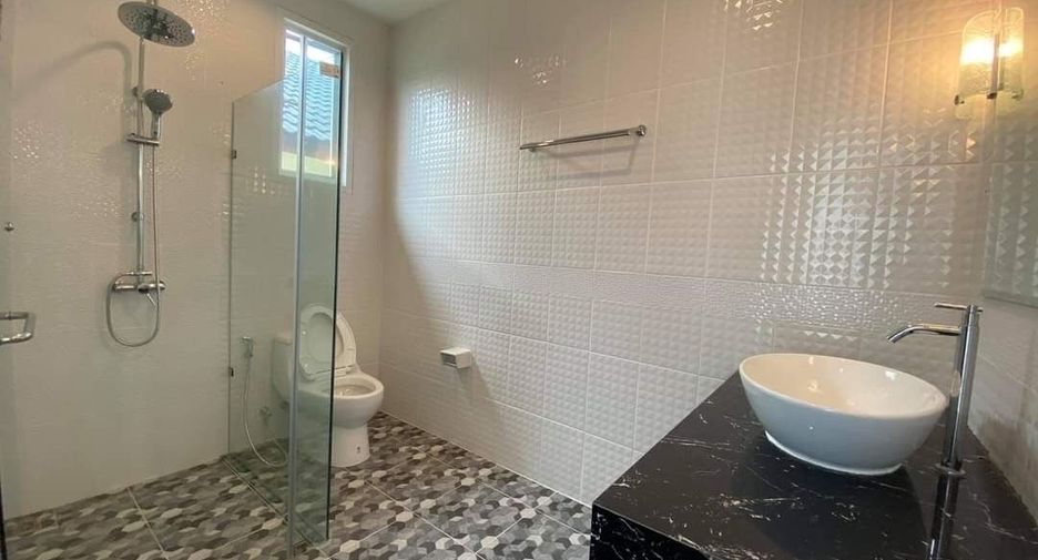 Casa adosada en venta de 3 habitaciones en Kathu, Phuket