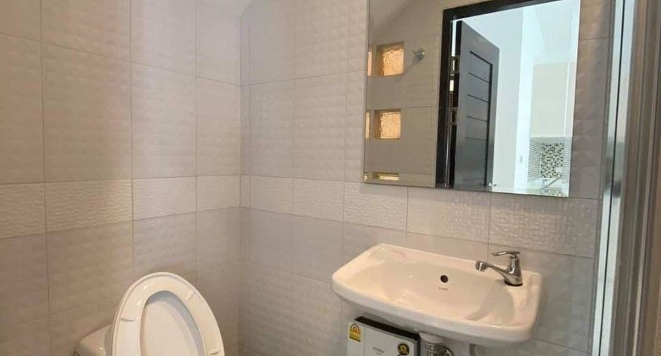 Casa adosada en venta de 3 habitaciones en Kathu, Phuket