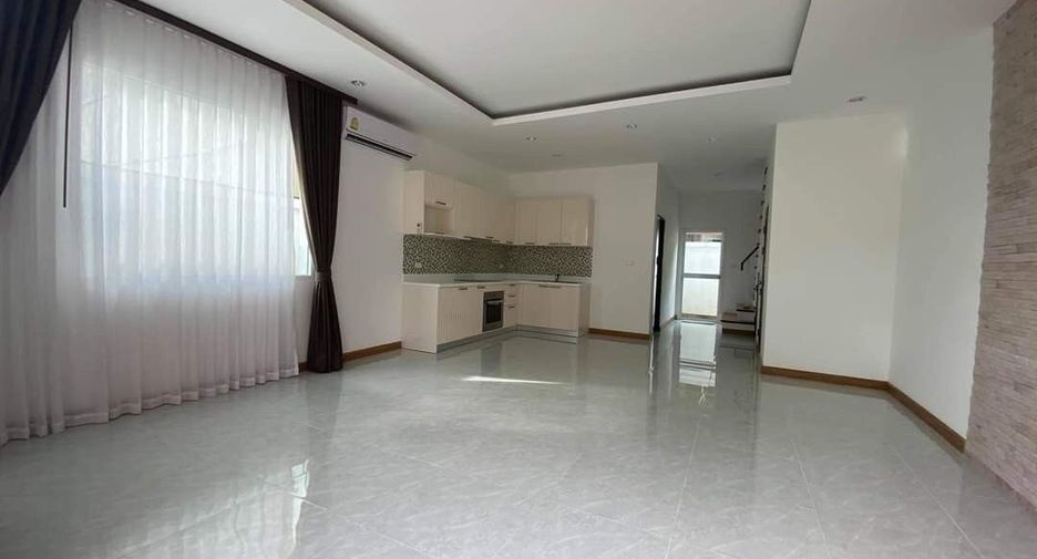 Casa adosada en venta de 3 habitaciones en Kathu, Phuket