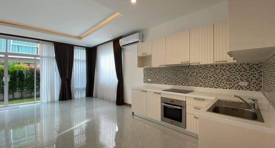 Casa adosada en venta de 3 habitaciones en Kathu, Phuket