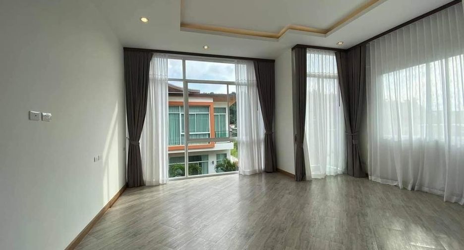 Casa adosada en venta de 3 habitaciones en Kathu, Phuket
