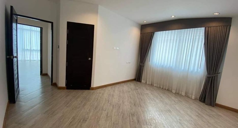 Casa adosada en venta de 3 habitaciones en Kathu, Phuket