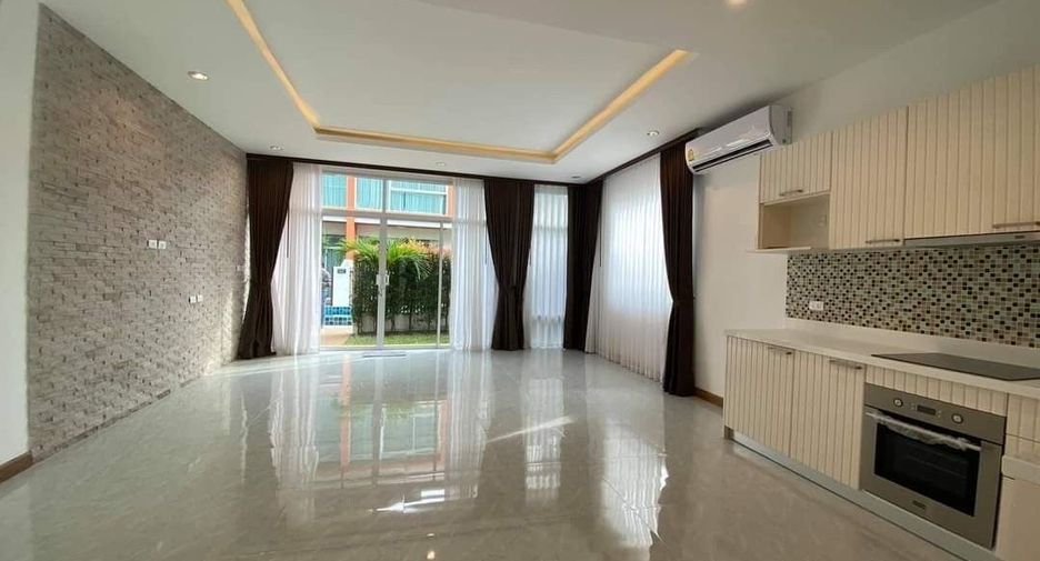 Casa adosada en venta de 3 habitaciones en Kathu, Phuket