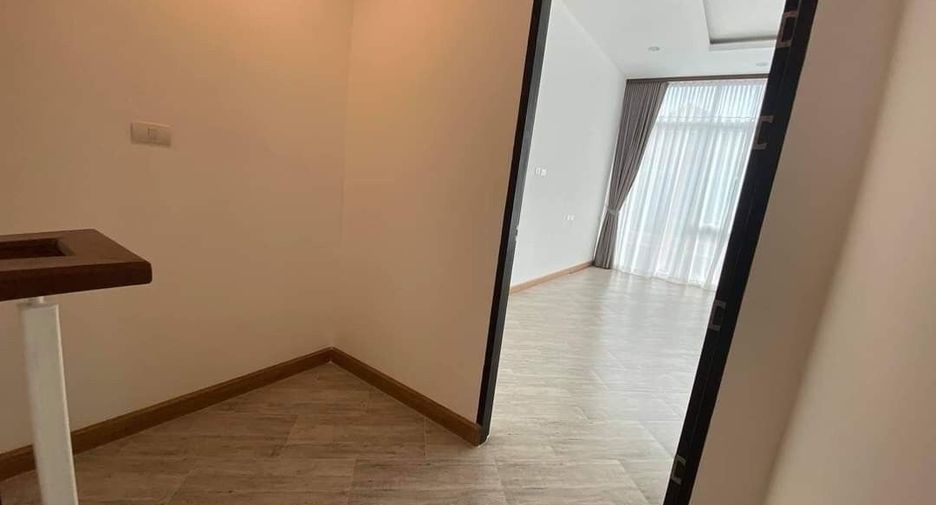 Casa adosada en venta de 3 habitaciones en Kathu, Phuket